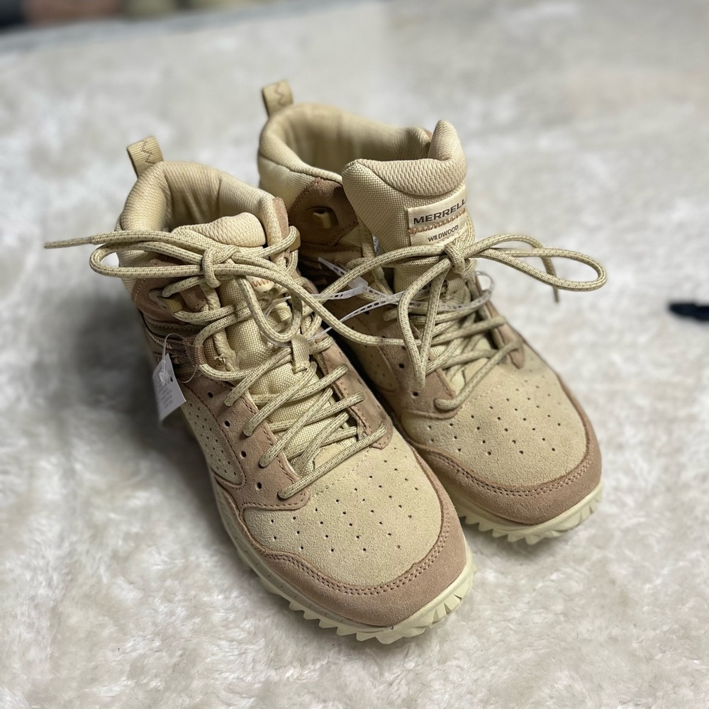 Merrell Women's Tan and Cream Hiking Shoes - Picture 5 of 11